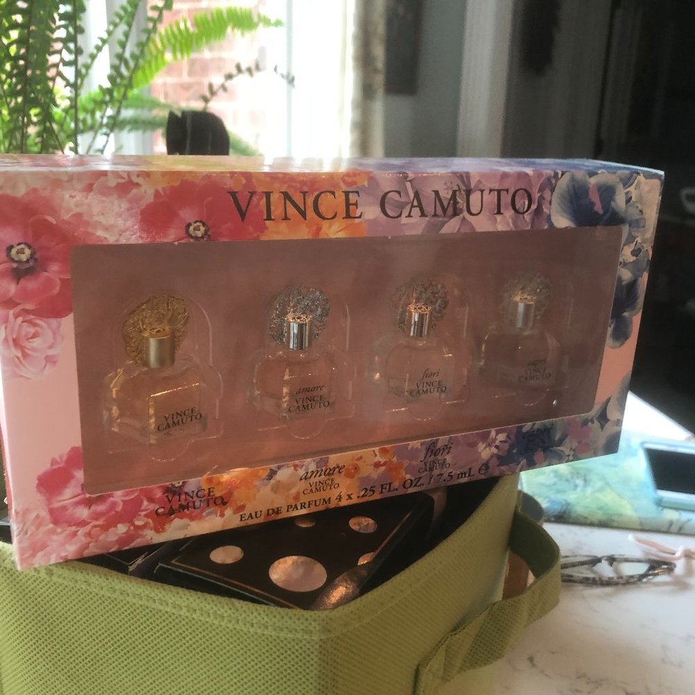 Vince Camuto Set of Mini Perfumes
